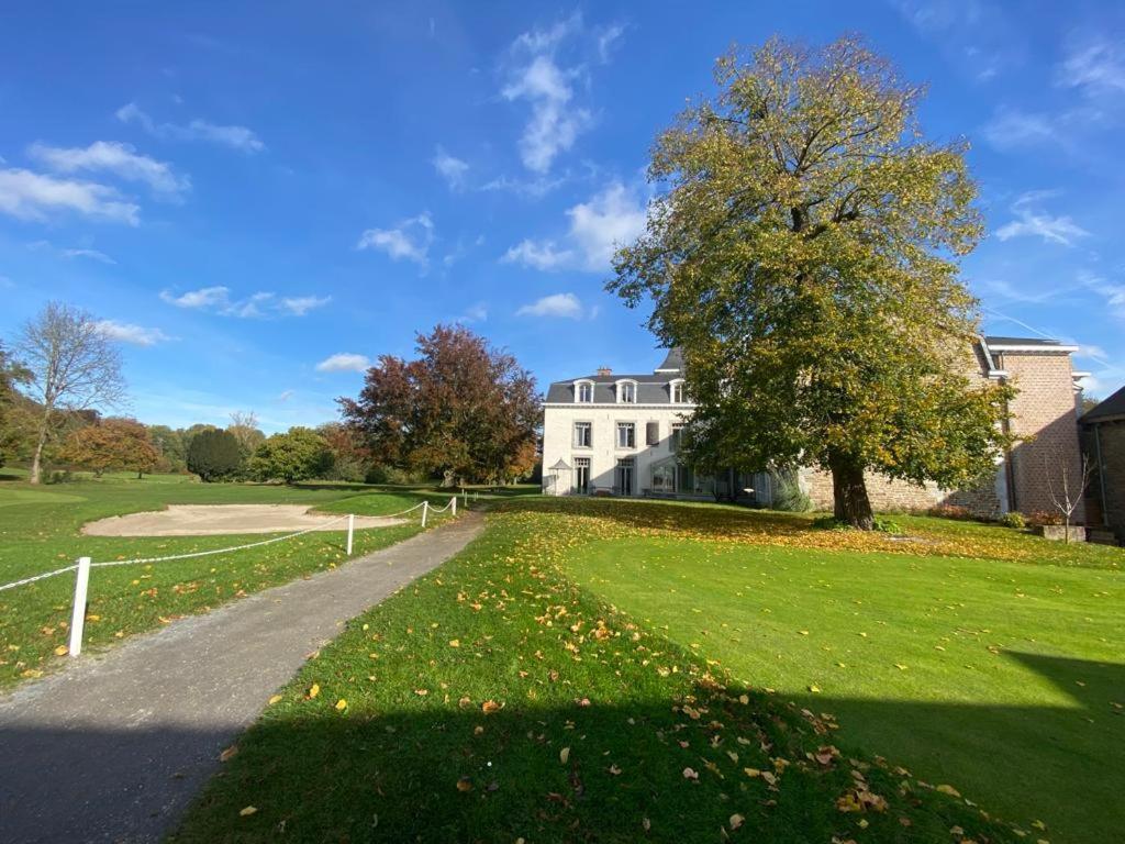 Bed & Breakfast La Et Le Du Chateau Du Golf De Bernalmont Luik